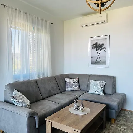 Dee Ugljan - Sea 80 M Guest house *