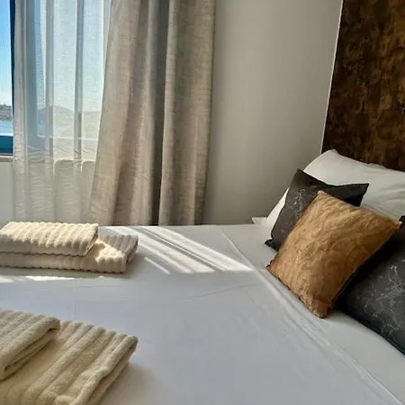 Guest house Dee Ugljan - Sea 80 M *