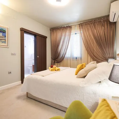 Dee Casa de hóspedes 4*