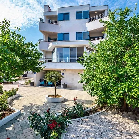 Dee Ugljan - Sea 80 M Guest house *