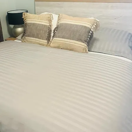 Dee 4*