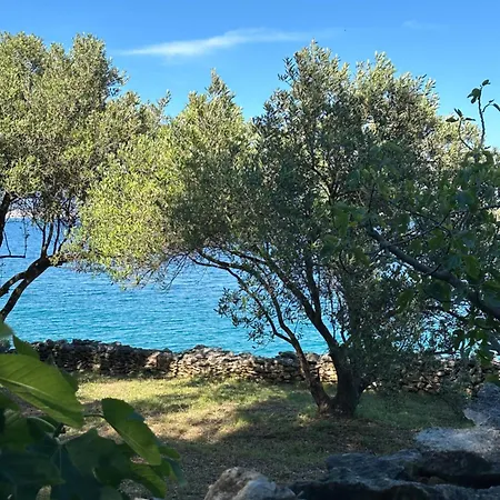 Dee Ugljan - Sea 80 M Gasthof *