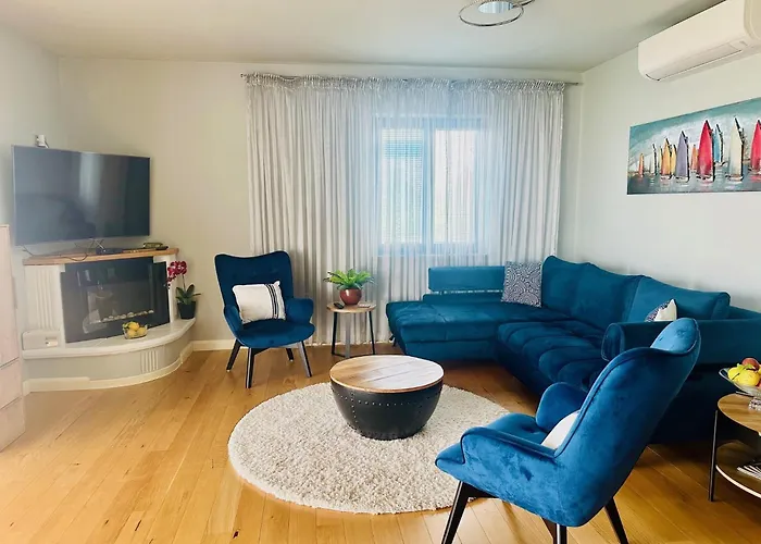 Dee Πανσιόν 4*