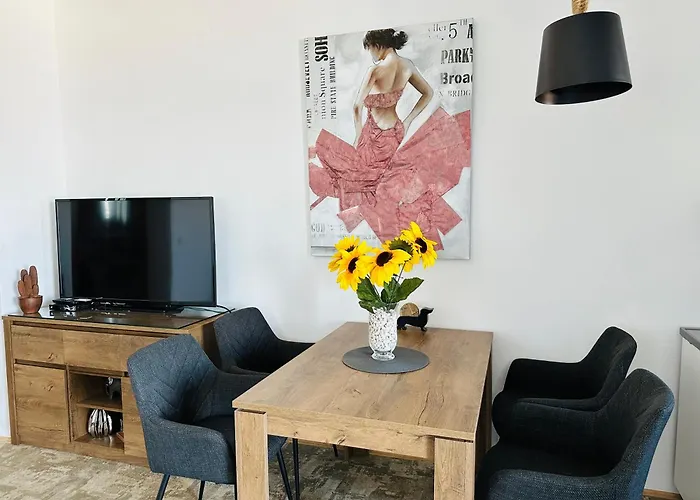 Dee Πανσιόν 4*